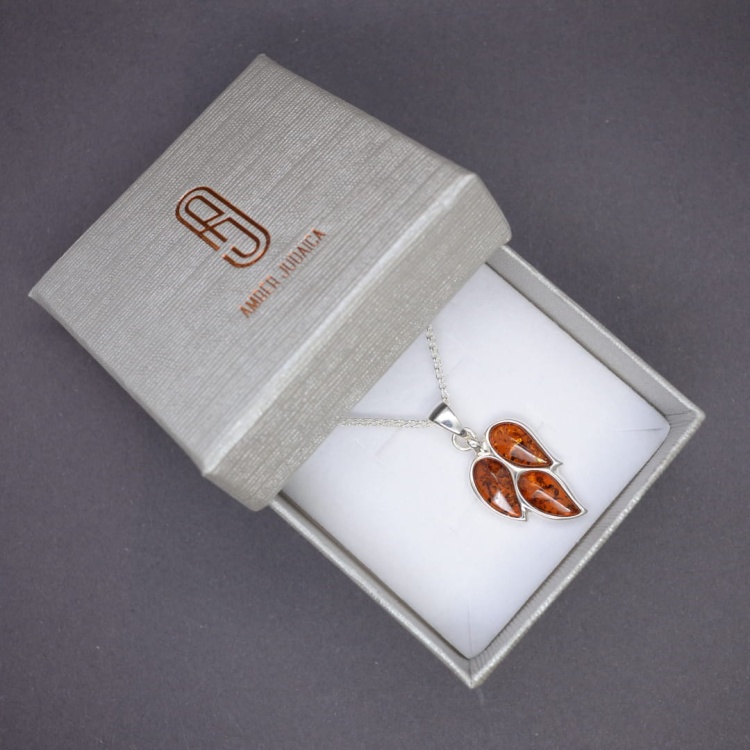AAN3K_1.JPG amber leaf pendant