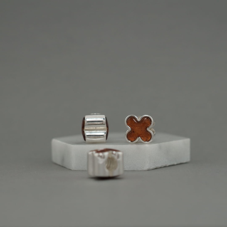 AACH13_6_amber charms.jpg