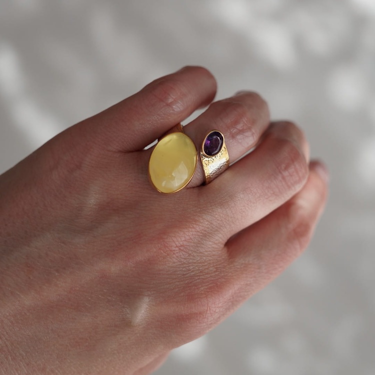 EP40_6_unique amber ring.jpg