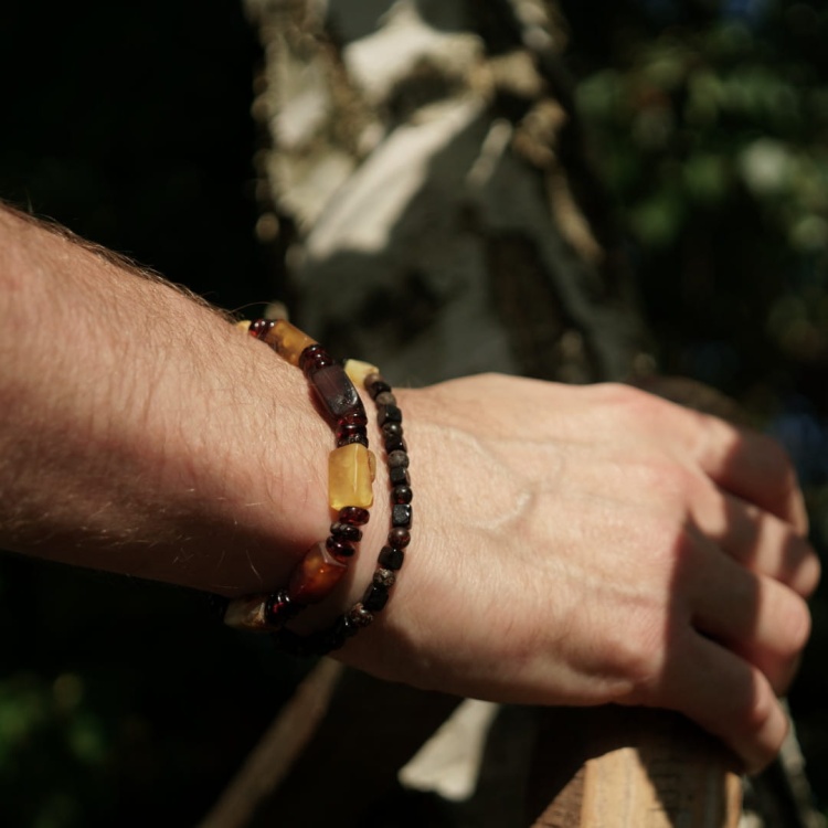 AJBR281_męska bransoletka z bursztynu.jpg
