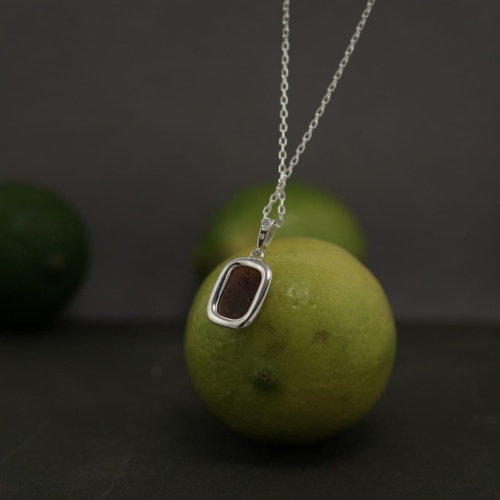 Wisiorek unisex z bursztynem