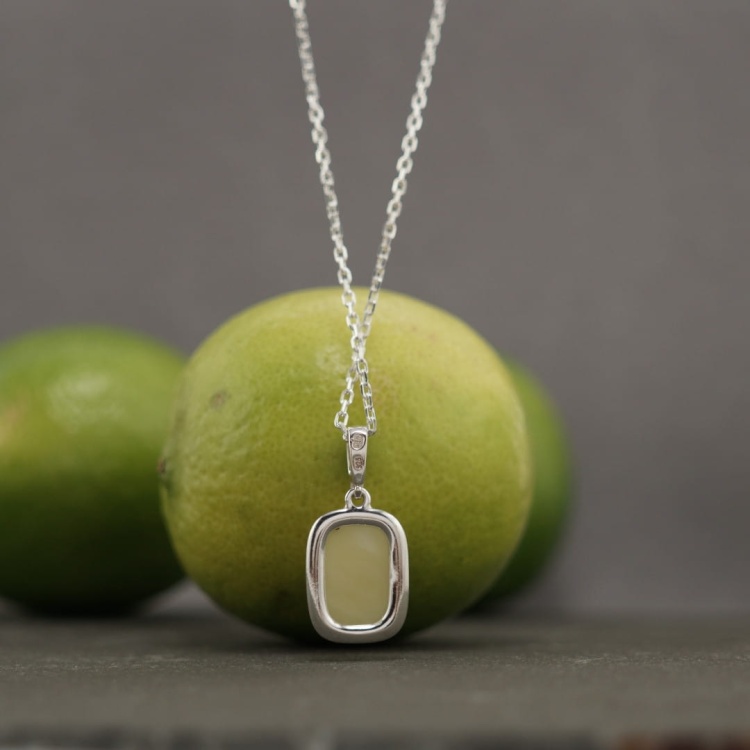 Wisiorek unisex z bursztynem