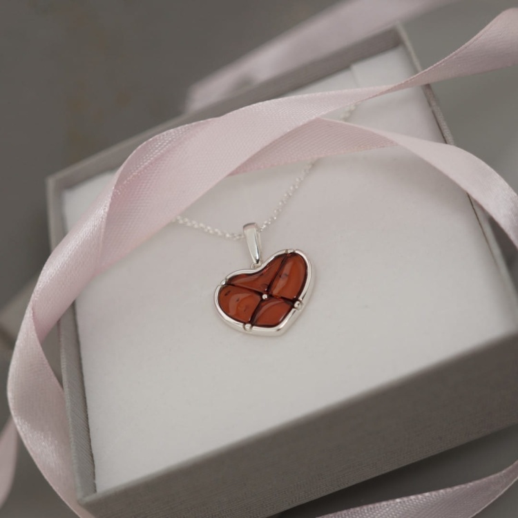 AAN36 _amber heart.jpg