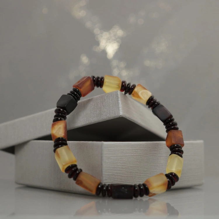 AJBR286_1_bransoletka z bursztynu.jpg