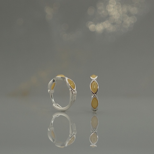 Kolczyki kółka z bursztynem