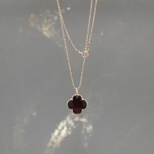 Wisiorek pozłacany koniczyna marokańska